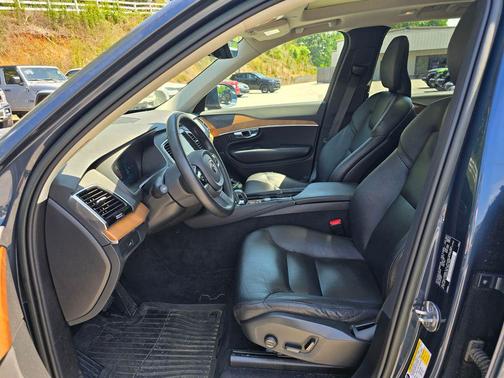 Denim Blue Metallic 2023 Volvo XC90 B6 Plus 6-Seater