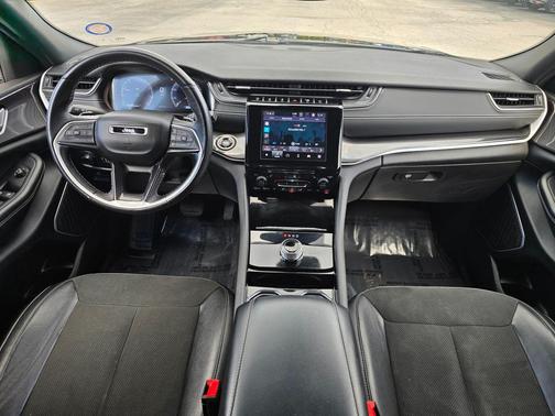 2022 Jeep Grand Cherokee L Altitude