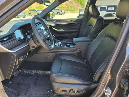 Baltic Gray Metallic Clearcoat 2026 Jeep Grand Cherokee L Limited