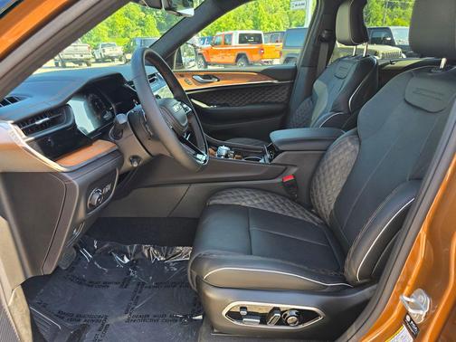 Copper Shino Metallic Clearcoat 2026 Jeep Grand Cherokee Summit