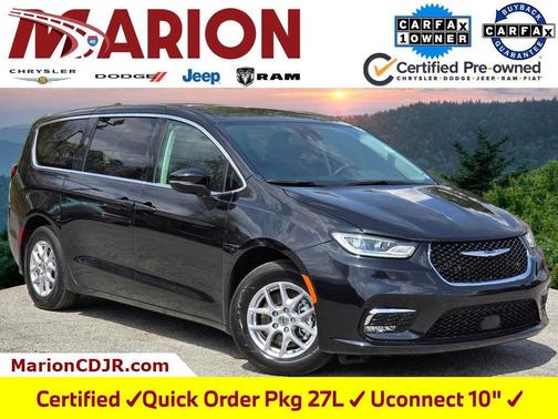 Brilliant Black Crystal Pearlcoat 2023 Chrysler Pacifica Touring L