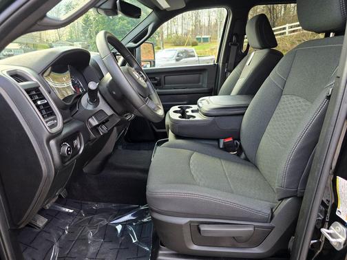 Diamond Black Crystal Pearlcoat 2026 RAM 2500 Warlock Crew Cab 4x4 6'4' Box