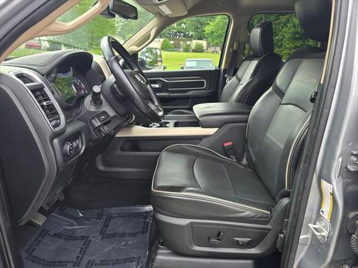 2020 RAM 2500 Laramie Crew Cab 4X4 6'4' Box