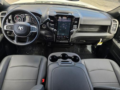 Bright White Clearcoat 2026 RAM 3500 Tradesman Crew Cab 4x4 8' Box