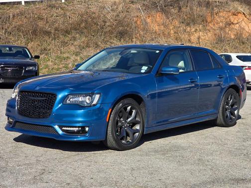 2023 Chrysler 300 Touring