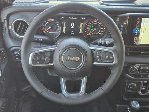 2025 Jeep Wrangler 4-Door Sahara 4x4