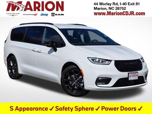 Bright White Clearcoat 2026 Chrysler Pacifica L