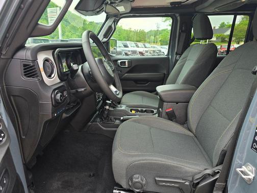 Anvil Clearcoat 2025 Jeep Wrangler 4xe Sahara