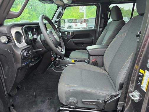 Granite Crystal Metallic Clearcoat 2025 Jeep Wrangler 4xe Willys