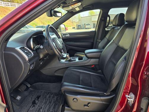 2022 Jeep Grand Cherokee Laredo