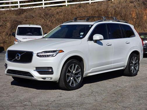 2018 Volvo XC90 T5 Momentum