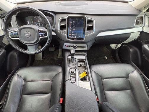 2018 Volvo XC90 T5 Momentum