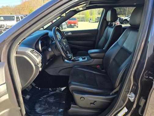 2020 Jeep Grand Cherokee Laredo