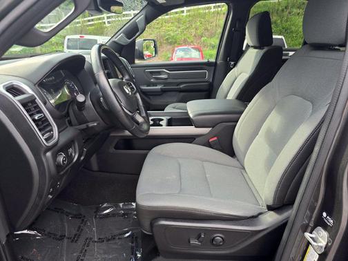 Granite Crystal Metallic Clearcoat 2022 RAM 1500 Big Horn/Lone Star