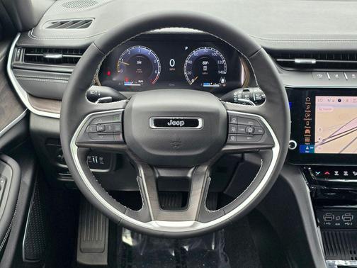 Bright White Clearcoat 2026 Jeep Grand Cherokee Limited