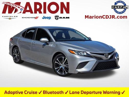 Celestial Silver Metallic 2019 Toyota Camry SE