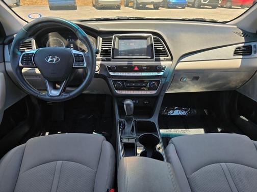 Symphony Silver 2018 Hyundai SONATA SEL