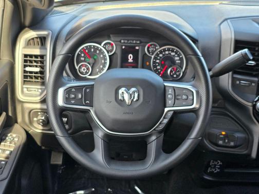 Diamond Black Crystal Pearlcoat 2026 RAM 2500 Black Express