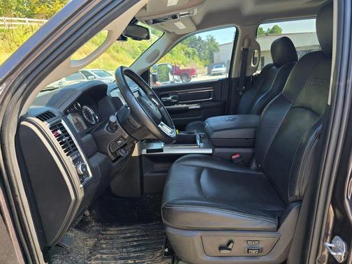 Granite Crystal Metallic Clearcoat 2015 RAM 1500 Laramie
