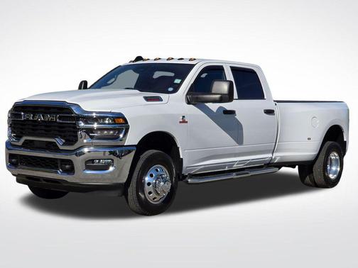 2025 RAM 3500 Tradesman Crew Cab 4x4 8' Box