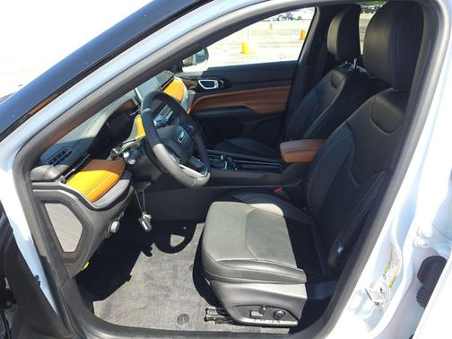 Bright White Clearcoat 2025 Jeep Compass Limited
