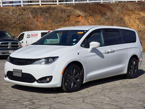 2020 Chrysler Pacifica Hybrid Touring L