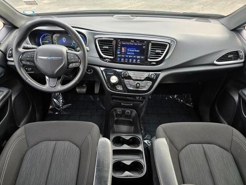 2020 Chrysler Pacifica Hybrid Touring L