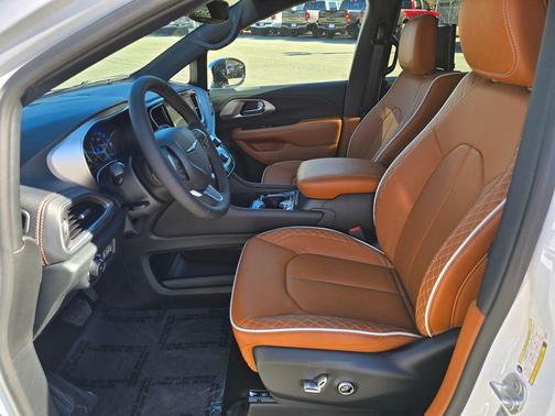 2026 Chrysler Pacifica L