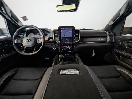 Diamond Black Crystal Pearlcoat 2027 RAM 1500 RHO