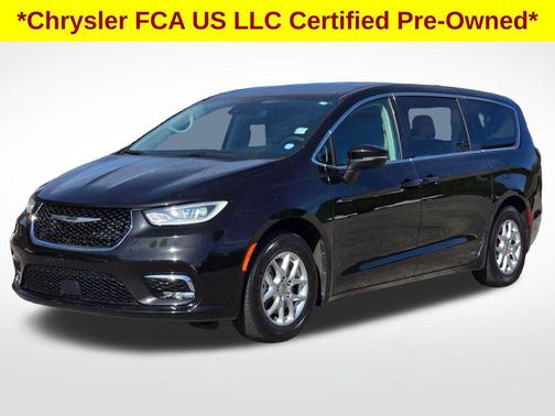Brilliant Black Crystal Pearlcoat 2023 Chrysler Pacifica Touring L