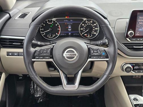 2020 Nissan Altima 2.5 SV