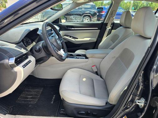 2020 Nissan Altima 2.5 SV