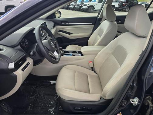 2020 Nissan Altima 2.5 SV