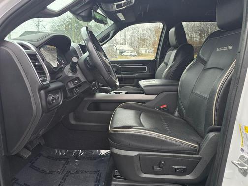 2022 RAM 3500 Laramie Crew Cab 4x4 6'4' Box