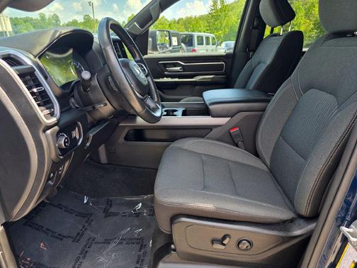 Patriot Blue Pearlcoat 2022 RAM 1500 Big Horn/Lone Star