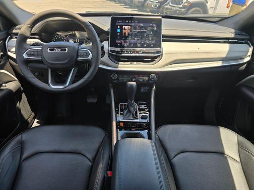 Diamond Black Crystal Pearlcoat 2025 Jeep Compass Limited