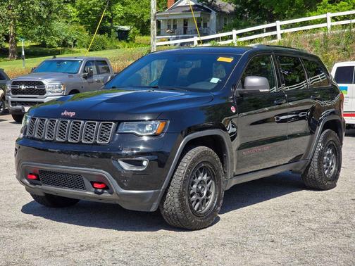 Diamond Black Crystal Pearlcoat 2018 Jeep Grand Cherokee Trailhawk