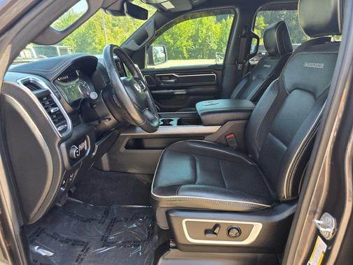 Granite Crystal Metallic Clearcoat 2024 RAM 1500 Laramie