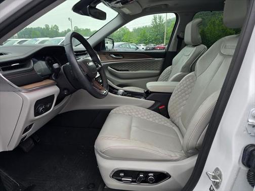 2023 Jeep Grand Cherokee L Summit