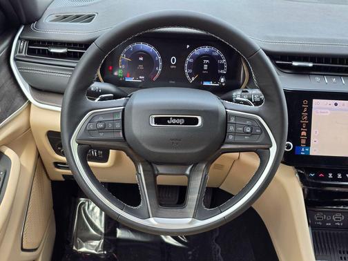 Diamond Black Crystal Pearlcoat 2026 Jeep Grand Cherokee L Limited