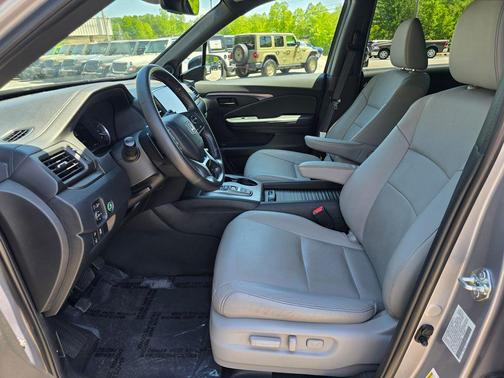 Lunar Silver Metallic 2023 Honda Passport AWD EX-L