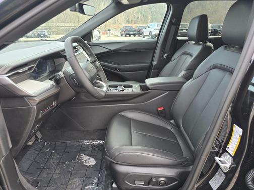 Diamond Black Crystal Pearlcoat 2026 Jeep Cherokee Limited