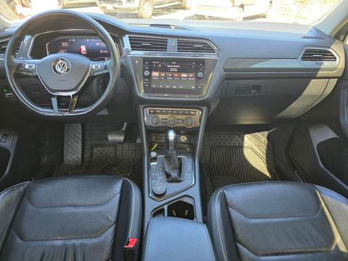 Platinum Gray Metallic 2019 Volkswagen Tiguan 2.0T SEL