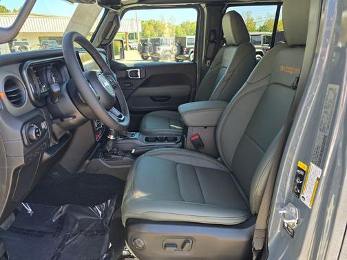 2025 Jeep Gladiator Mojave X