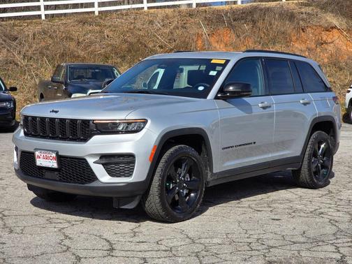 2025 Jeep Grand Cherokee Altitude