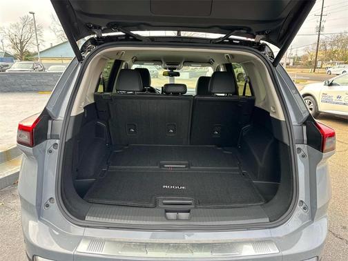 2025 Nissan Rogue SL