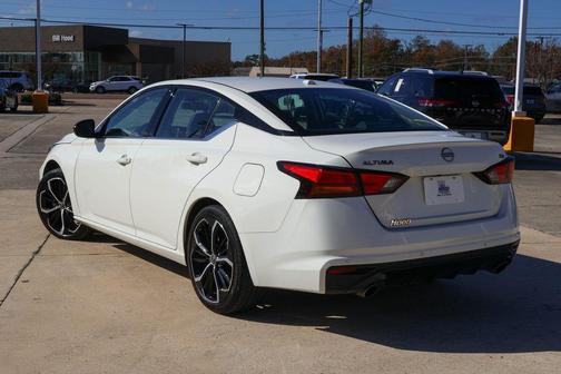 2025 Nissan Altima SR