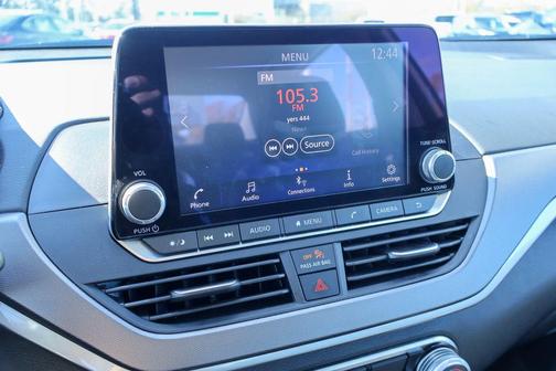 2025 Nissan Altima SR