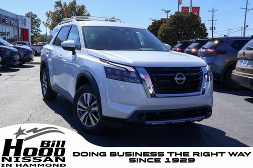 2025 Nissan Pathfinder SL