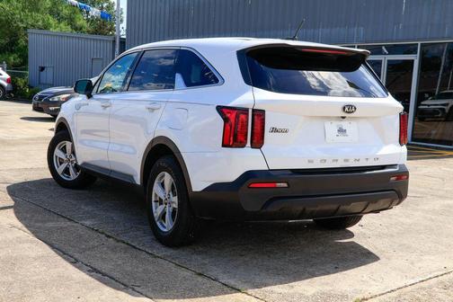Glacial White Pearl 2021 Kia Sorento LX